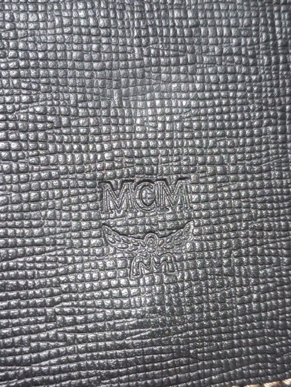 New MCM Luggage Tag With Gift Bag - Picture 8 of 14